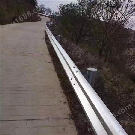 高速公路波形护栏 高速防撞护栏 广西世腾厂家批发价格