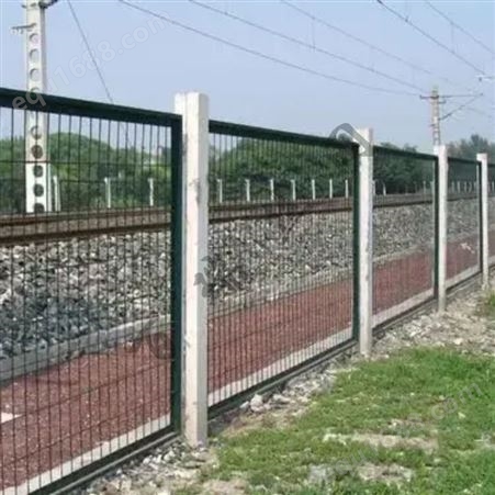 定制铁路护栏网 百瑞铁路隔离护栏网 铁路栅栏护栏网