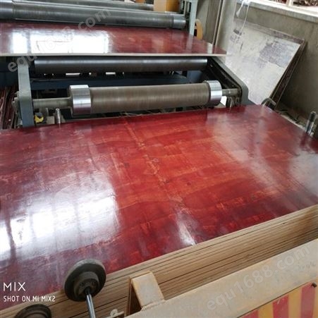可定制工地实木建筑阁楼模板 荣优现货1.22*2.44红色木工板