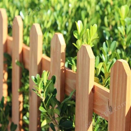 盛唐郑州防腐木栅栏 安全防护围栏护栏木篱笆 碳化护栏围栏