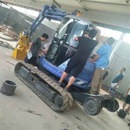 惠氏挖掘机枕木更换系统 选用履带式挖掘机配套行走轨道轮
