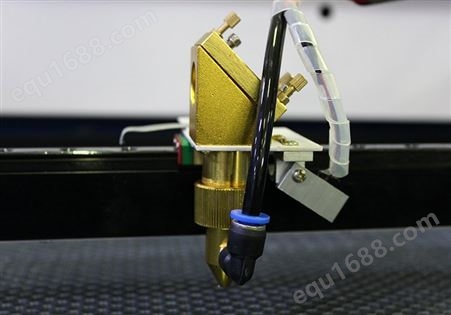 6090激光雕刻机配备热刺w2 w4 激光管激光切割机雕刻机