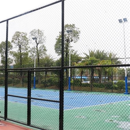 深圳4米篮球场护栏网 6米足球场围网安装施工公司 PE包塑勾花网